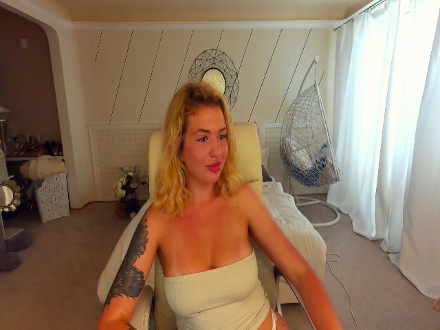 Live sex webcam photo for ArielAniston #254382925