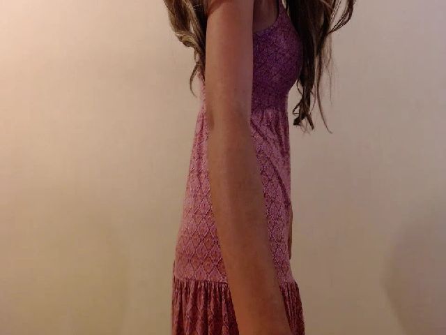 Live sex webcam photo for LaraSmiith_ #254090955