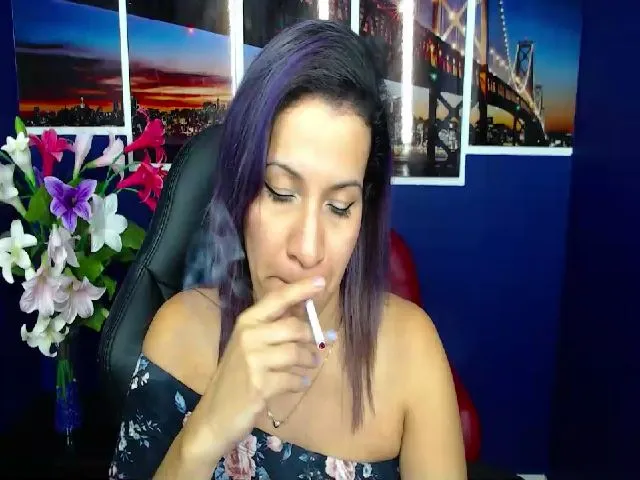 Live sex webcam photo for Infernalsexx #256606238
