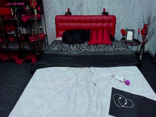 Live sex webcam photo for MeaMeloneX #251776054