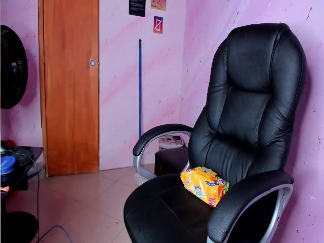 Live sex webcam photo for Marilyncruz__ #253520772