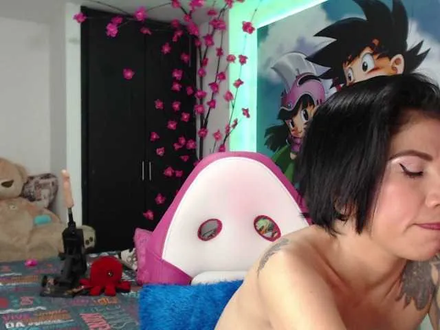 Live sex webcam photo for shadiasquirt #241400401