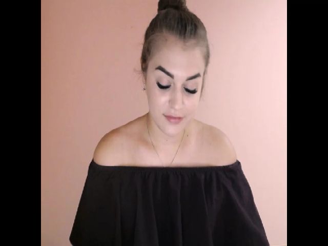 Live sex webcam photo for TaliaKristen #258827830