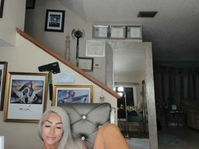 Live sex webcam photo for adrianna_fox #287953068