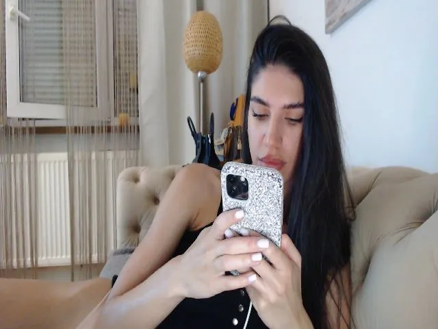 Live sex webcam photo for SashaLopez #255179398