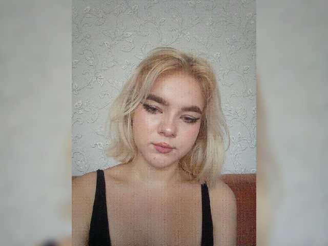 Live sex webcam photo for Kira-Young #257527741