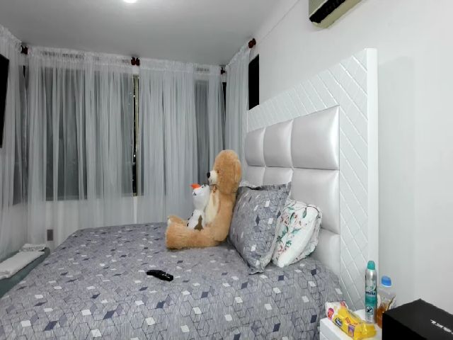 Live sex webcam photo for Einnyn_sweet #254373256