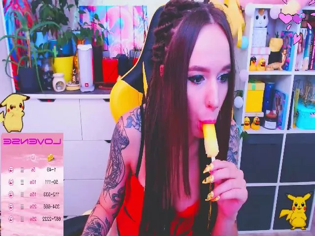 Live sex webcam photo for JinjerMoon #261379807