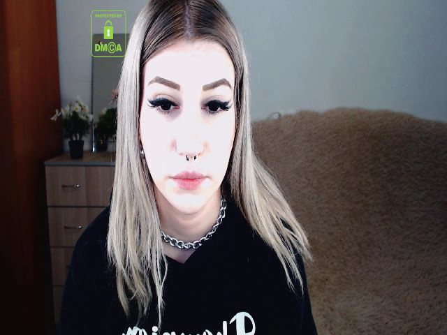 Live sex webcam photo for Alison_Moonli #262445256