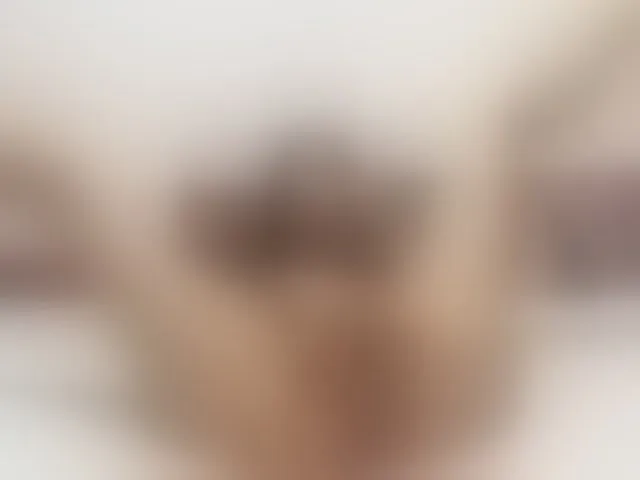 Live sex webcam photo for Kaly2019 #248180409