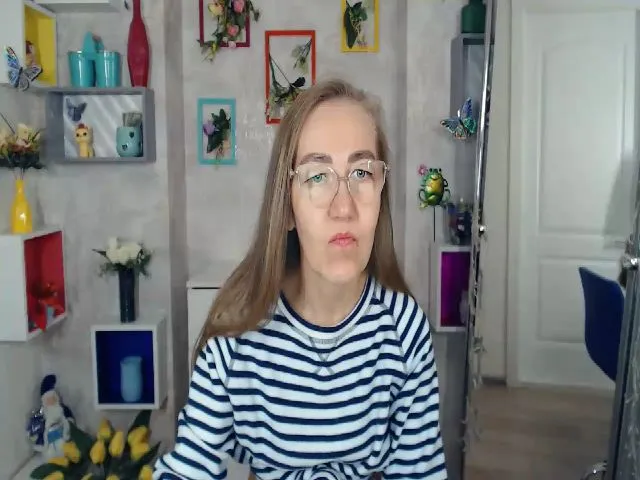 Live sex webcam photo for Greybunny #256770163
