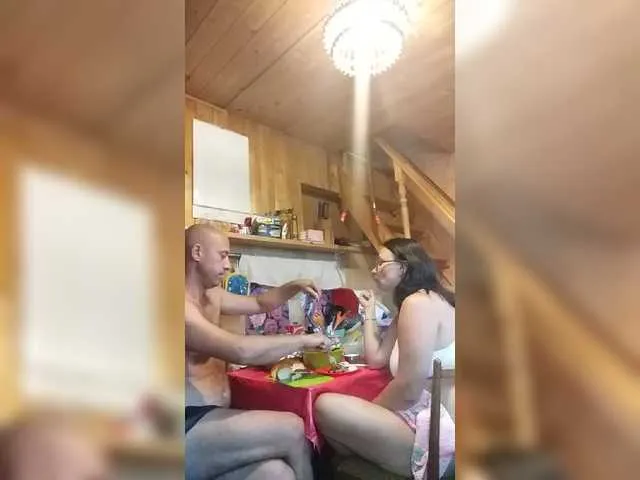 Live sex webcam photo for Vit-Olyalya #251173390