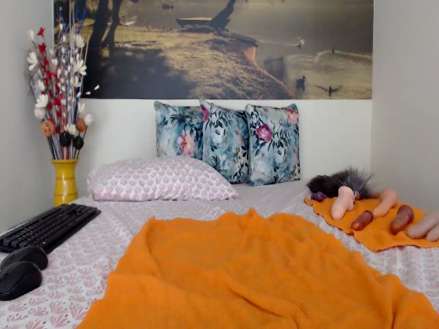 Live sex webcam photo for AikoTailor #287876295