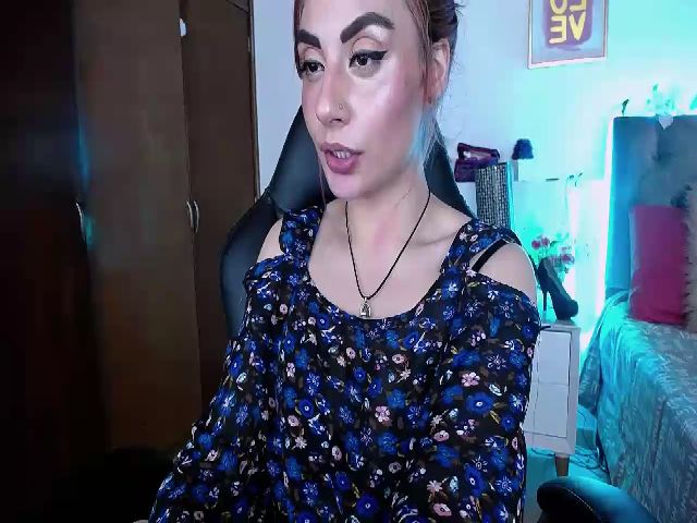 Live sex webcam photo for Cristal_19 #255001942