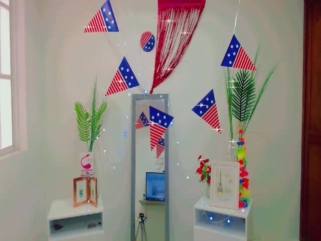 Live sex webcam photo for AmyxLee #255747934