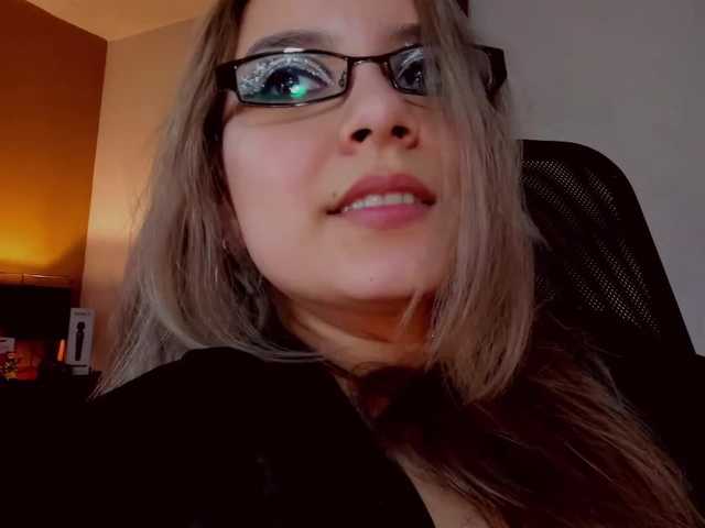 Live sex webcam photo for LilithMystic #240919602