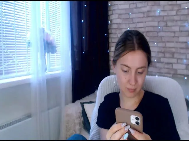 Live sex webcam photo for CumMeaRiver #258514161