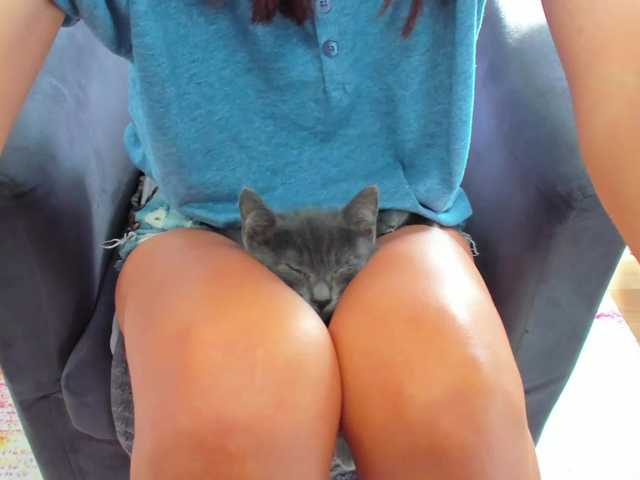 Live sex webcam photo for roses-dream #251103682