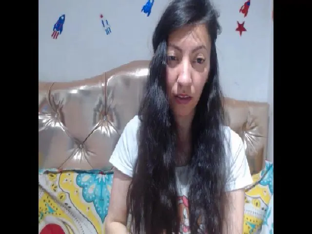 Live sex webcam photo for Kaymilf #252943053