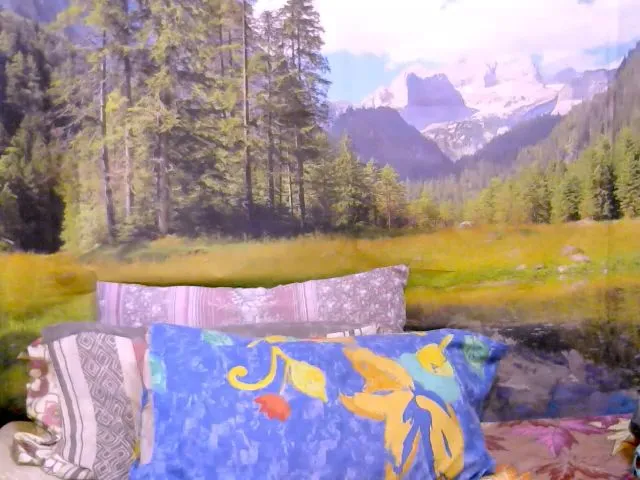 Live sex webcam photo for Mysticxxx4u #261269515