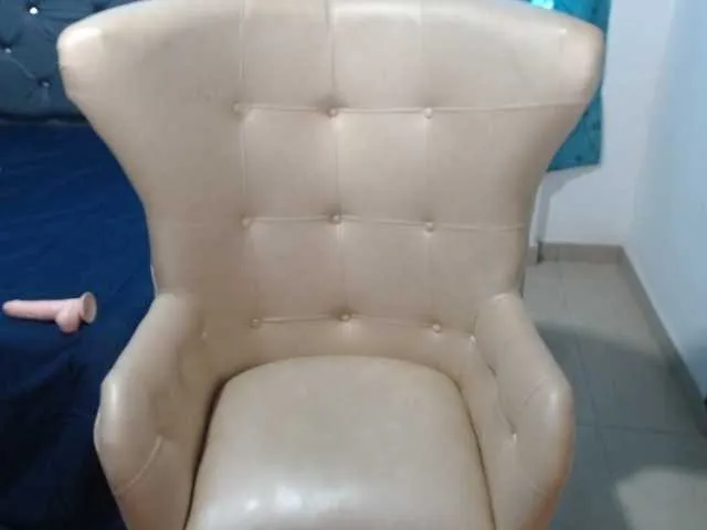 Live sex webcam photo for AnnaX2 #251629370