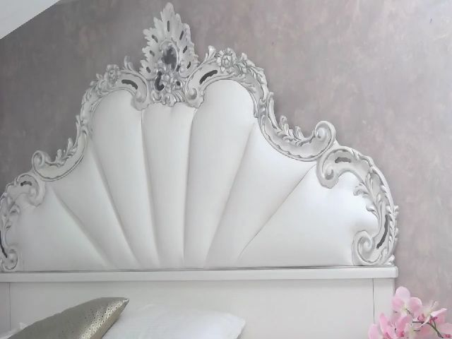 Live sex webcam photo for SoffyyHot #261757239