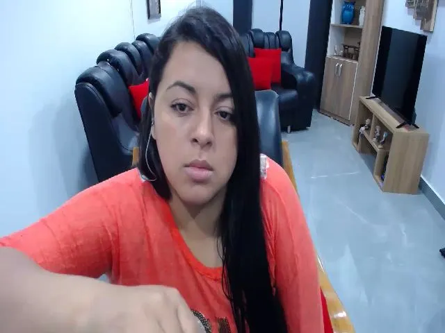 Live sex webcam photo for LaurenLovelly #256192368