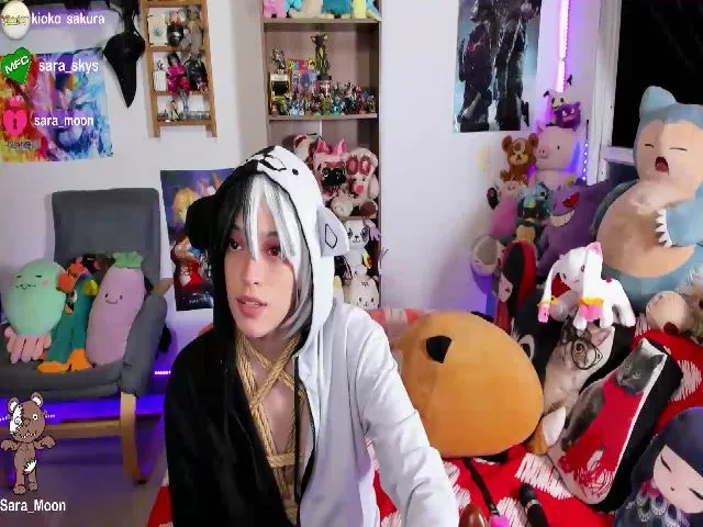 Live sex webcam photo for Sara_Skys #255879750