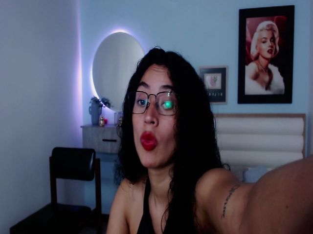 Live sex webcam photo for Jade_lee88 #254389724