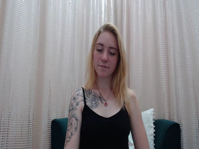 Live sex webcam photo for RedBerryy #259814479