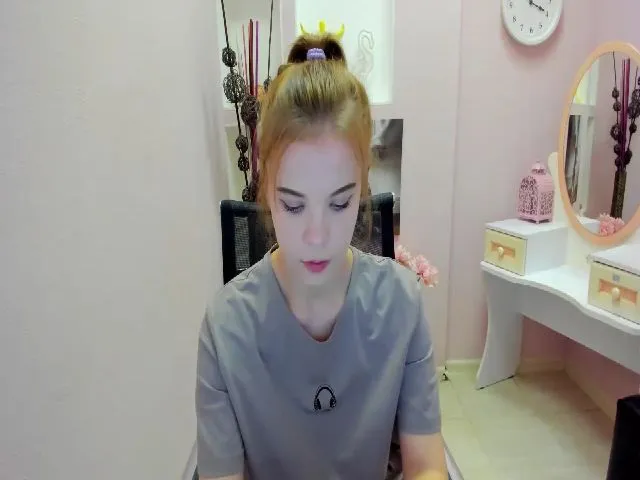 Live sex webcam photo for VeronicaRangy #264618404