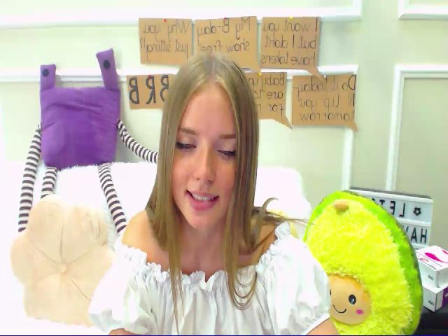 Live sex webcam photo for CaNaDaDi #263183685