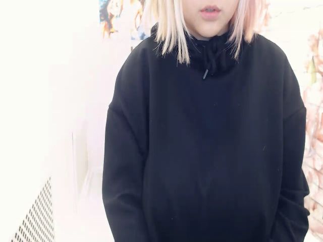 Live sex webcam photo for Helokit #258574345