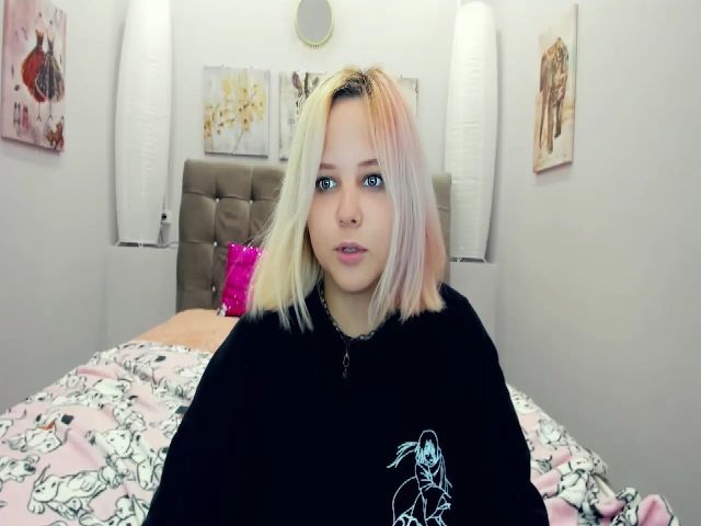 Live sex webcam photo for Helokit #261904493