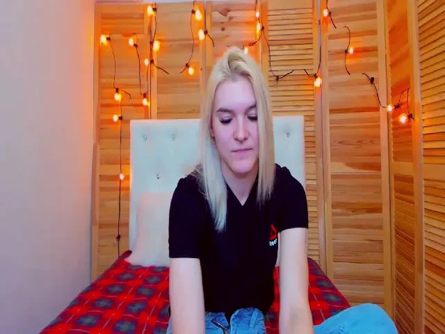Live sex webcam photo for MarliTes #256144475