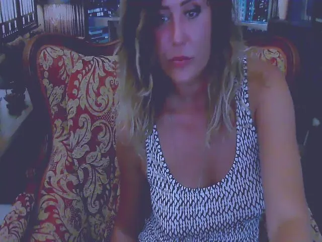 Live sex webcam photo for Noreya #262280350