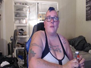 Live sex webcam photo for PunkChick420 #252150435