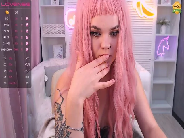 Live sex webcam photo for KerryBlair #255032578