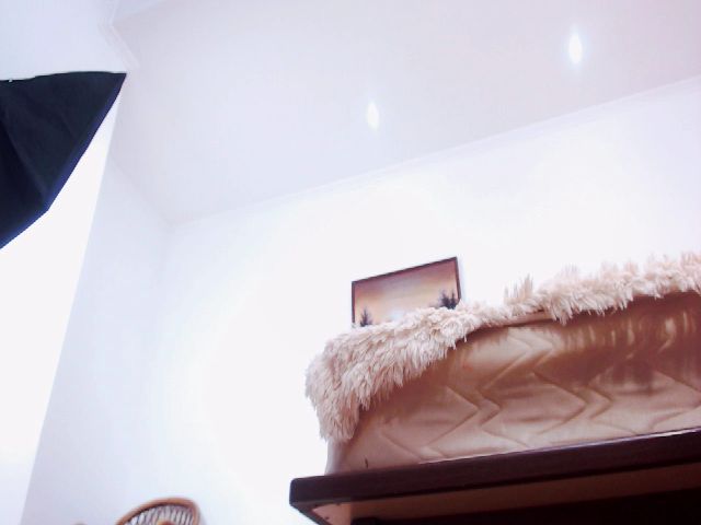 Live sex webcam photo for Jenna_Leen #254832201