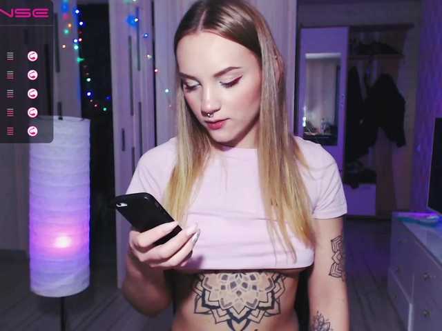 Live sex webcam photo for sweetiekittie #241011889