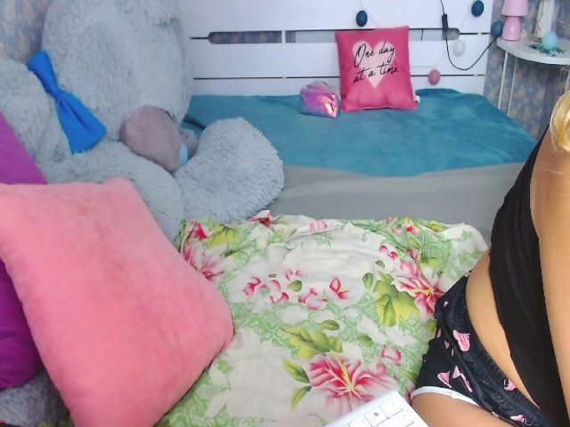 Live sex webcam photo for MilaSpank_ #255993756