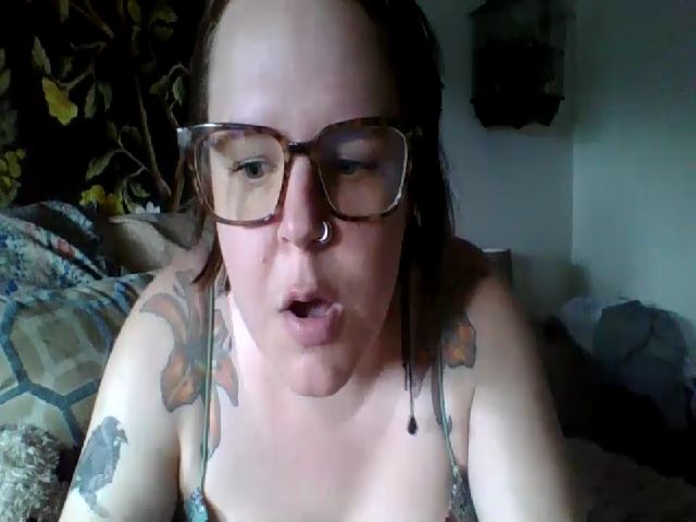 Live sex webcam photo for PrairieGrrrl #255727239