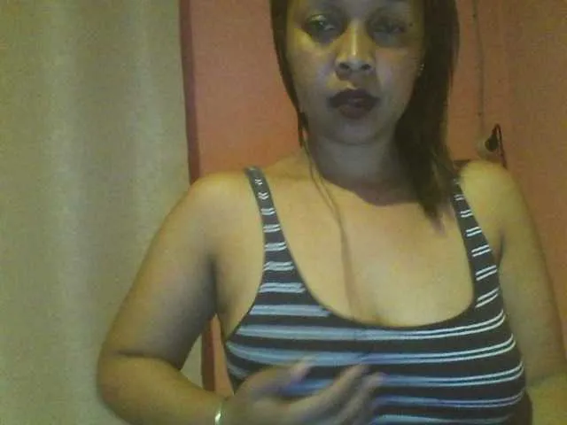 Live sex webcam photo for big-ass-sexy #255709417