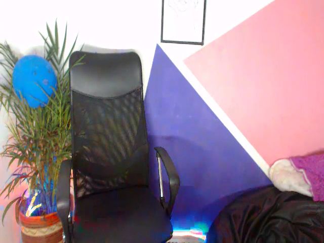 Live sex webcam photo for Adictionhorny #253746481