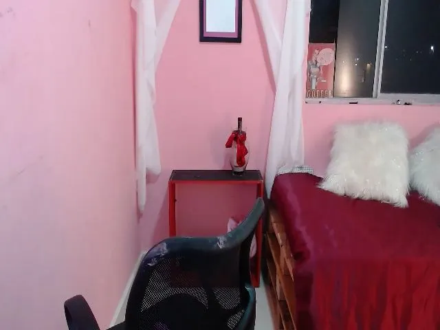 Live sex webcam photo for Lissjensen #262469463