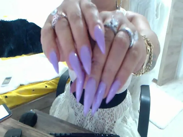 Live sex webcam photo for Brendaxxx1 #258908913