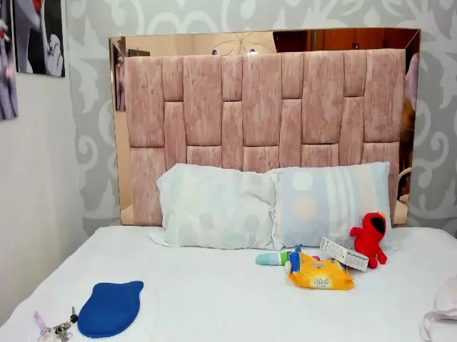 Live sex webcam photo for scarlet_tt #260484035