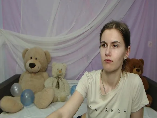 Live sex webcam photo for MollyTravis #254959300