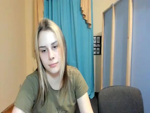 Live sex webcam photo for PolliMilk #252404082