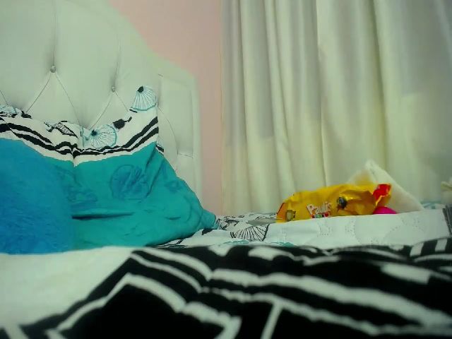 Live sex webcam photo for Petite_camila #287864118